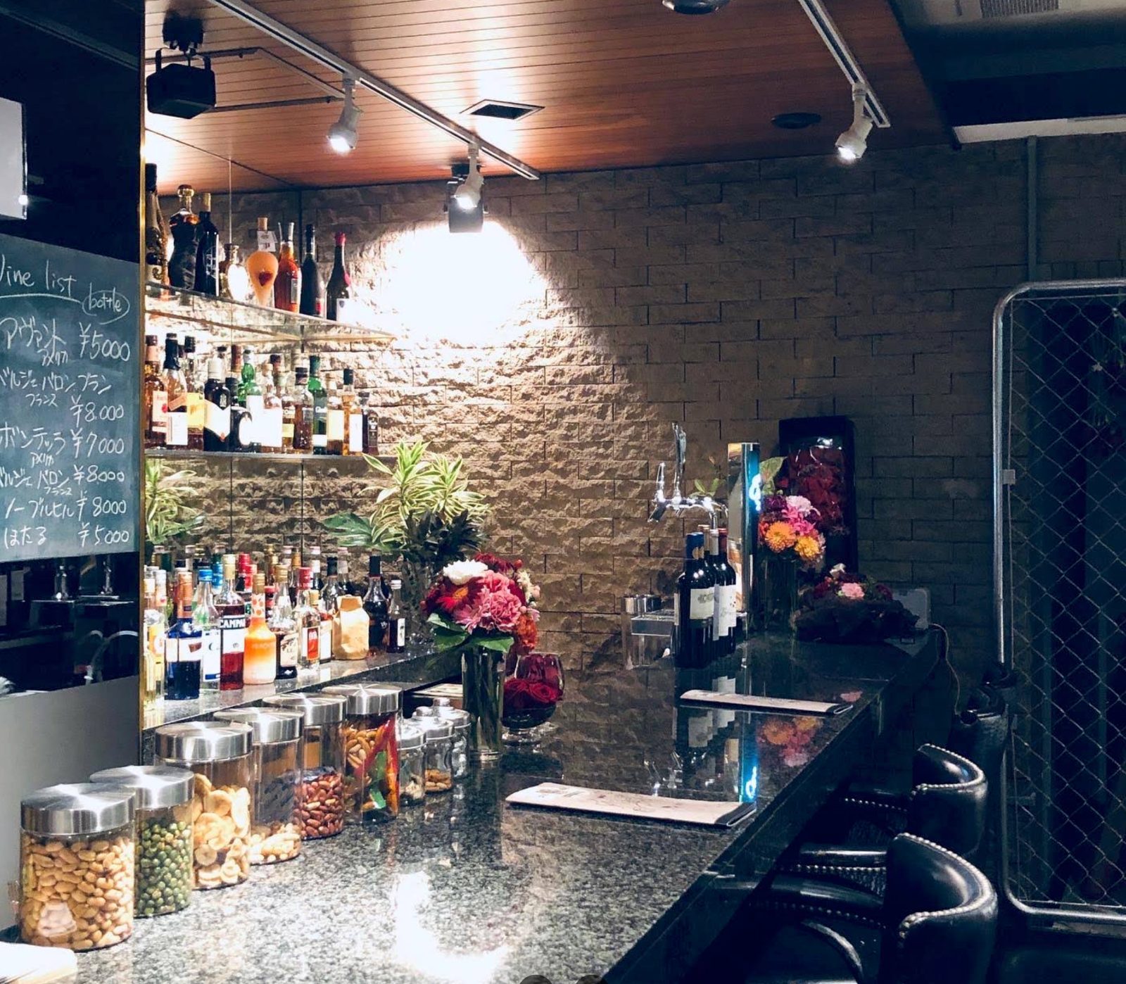 JY03BASE 店内写真